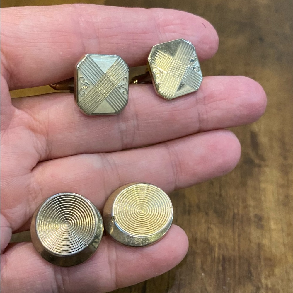 Gold tone cuff links